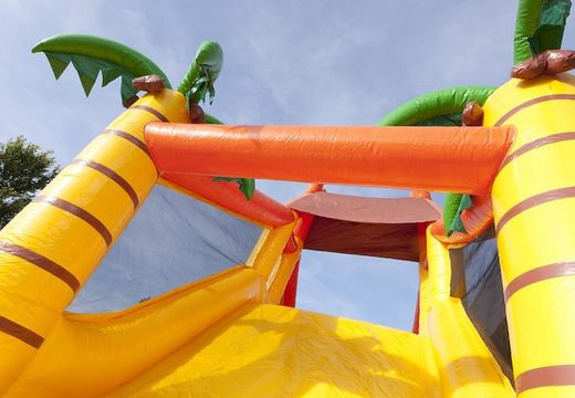 Commandez un parcours d'obstacles unique de 17 mètres de large sur le thème de la plage pour les enfants. Commandez des parcours d'obstacles gonflables maintenant en ligne chez JB Gonflables France