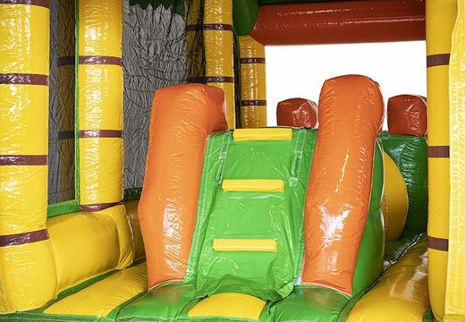 Commandez un parcours d'obstacles modulaire dans la jungle de 19 mètres de long avec des objets 3D appropriés pour les enfants. Achetez des parcours d'obstacles gonflables en ligne maintenant chez JB Gonflables France