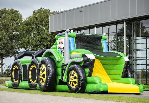 Obtenez dès maintenant votre parcours d'obstacles unique de 17 mètres de large sur le thème du tracteur pour les enfants. Commandez des parcours d'obstacles gonflables chez JB Gonflables France
