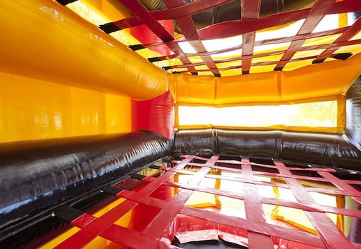 Klim Toren opblaasbaar bestellen in geel en rood voor zeskamp spel voor kinderen bij JB Inflatables