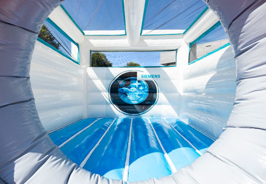 Château gonflable sur mesure en forme de machine à laver de Siemens comme support publicitaire
