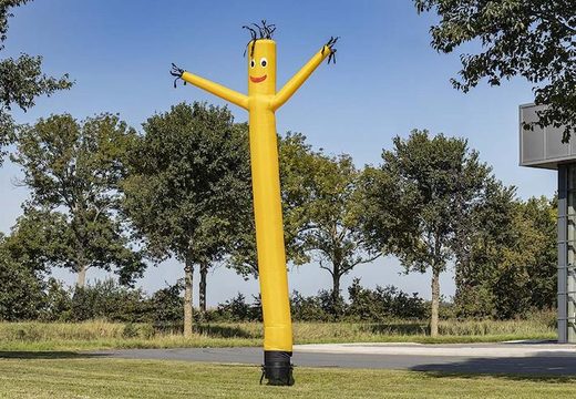 Skytube gonflable de 6 ou 8 mètres en jaune à vendre chez JB Gonflables France. Les skydancers et skytubes standard pour tout événement sont disponibles en ligne