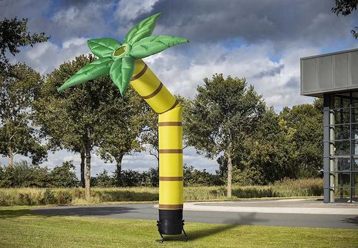 Achetez le palmier airdancer de 4,5 m de haut maintenant en ligne chez JB Gonflables France. Commandez les skytubes gonflables standard pour tout événement directement à partir de notre stock