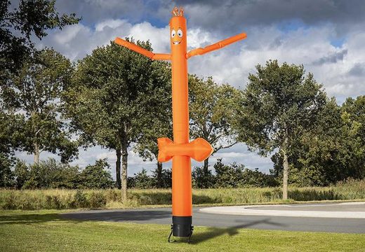 Vente la flèche directionnelle 3d gonflable 6m airdancers en orange en ligne chez JB Gonflables France. Tous les danseurs de ciel gonflables standard sont livrés très rapidement