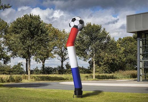 Achetez l'airdancer 6m avec ballon 3d en rouge blanc bleu en ligne maintenant chez JB Gonflables France. Tous les skydancers gonflables standards sont livrés très rapidement
