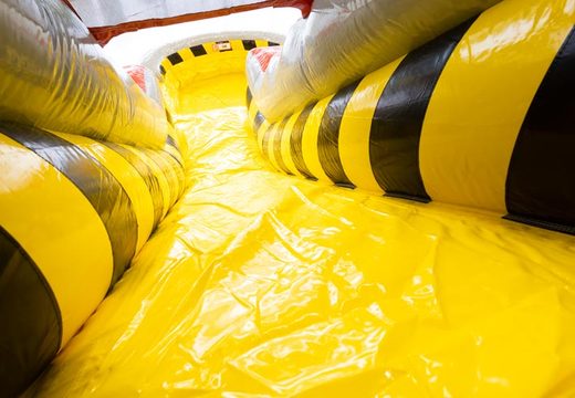 Achetez un toboggan aquatique gonflable sur le thème de la haute tension chez JB Inflatables
