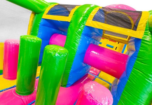  Parcours d'obstacles dans le couleurs joyeuses pour les enfants. Commandez des parcours d'obstacles gonflables maintenant en ligne chez JB Gonflables France