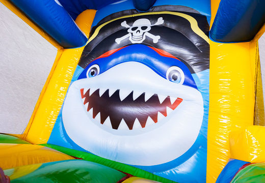 Acheter un château gonflable gonflable sur le thème des pirates avec toboggan et objet ludique