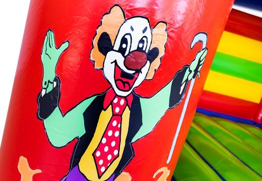 Achetez un grand château gonflable d'intérieur dans le thème du cirque carrousel pour les enfants. Commandez des structures gonflables en ligne chez JB Inflatables Pays-Bas