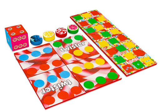 Ensemble de jeu coloré à l'arrière du Softplay sur le thème Candy