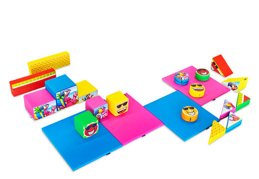 Grand ensemble de jeux en mousse sur le thème des flamants roses d'Hawaï avec des blocs colorés pour jouer