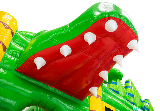 Figure en 3D sur le château gonflable Dubbelslide avec thème de la gueule de crocodile.